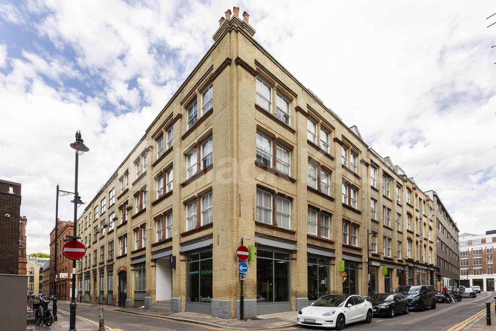 modern and bright 1 bedroom within a office conversion with a private terrace Berry Street, Clerkenwell